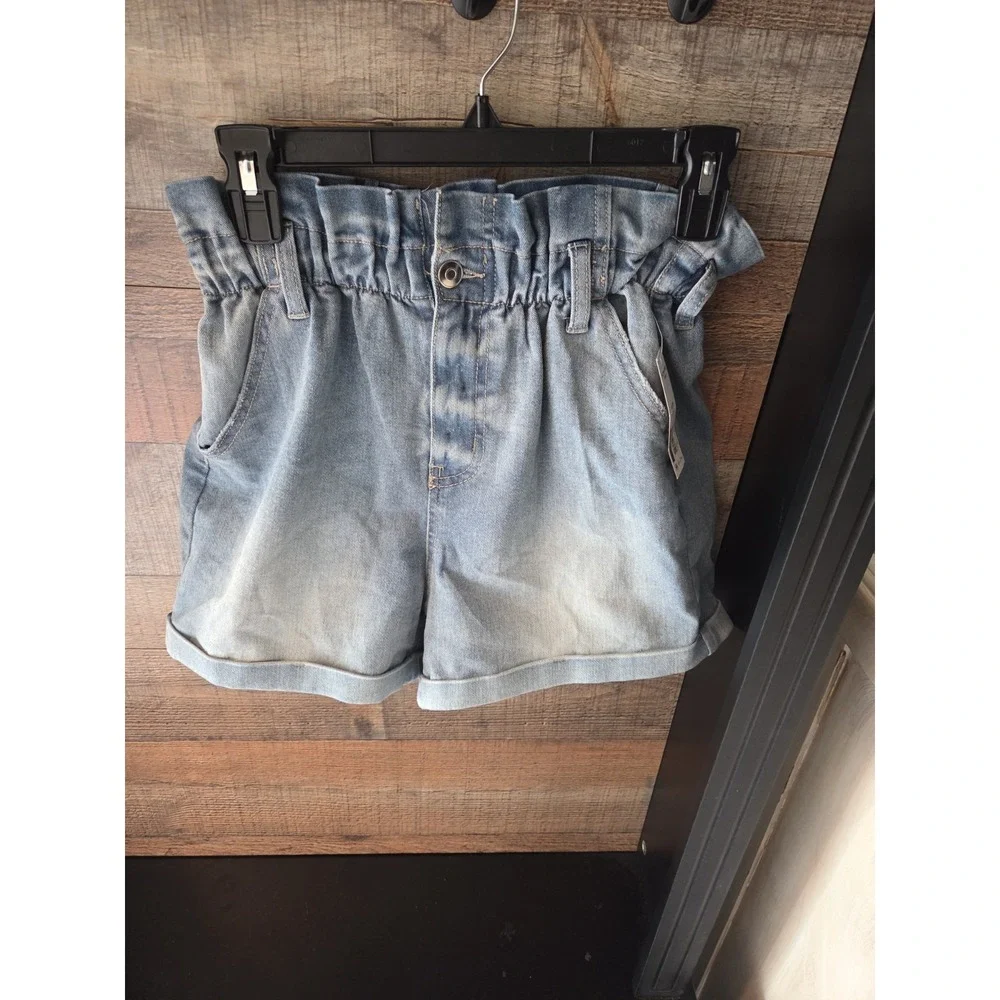Y2K Inspired No Boundries Short Size 3/5